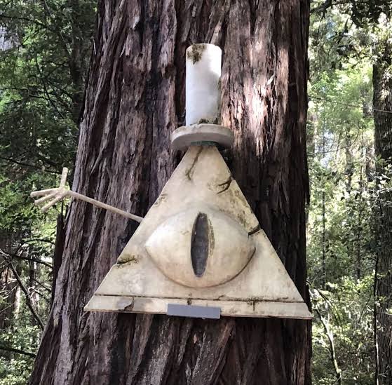 Veja a Estátua de Bill Cipher no Oregon, EUA