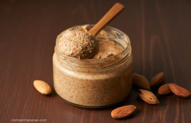 Preservando o Sabor do Seu Snack Favorito: O Que Você Precisa Saber Sobre Guardar uma Pasta de Amendoim Aberta