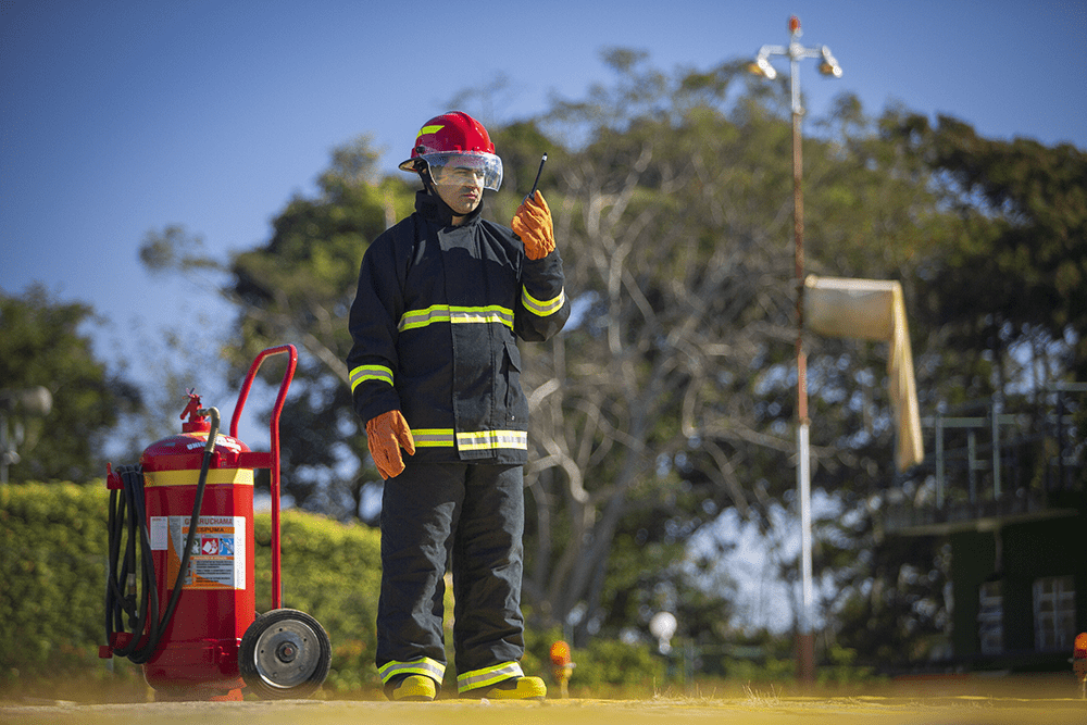 Quais São as Diferenças Entre os Dois Tipos de Bombeiros?