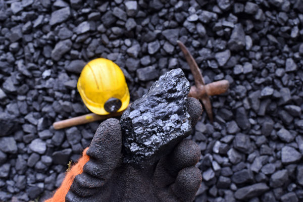 Utilizações Comuns do Carvão Mineral e Vegetal