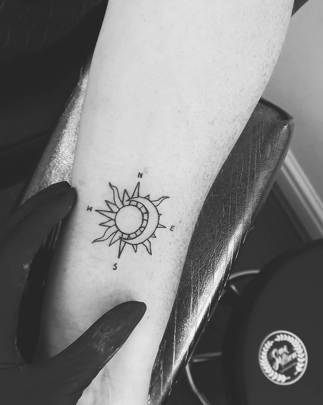 Saiba Como Incorporar Elementos do Sol e da Lua em Sua Própria Tattoo