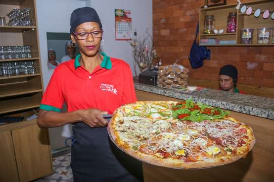 Saiba Como Dividir Uma Pizza Gigante Equitativamente